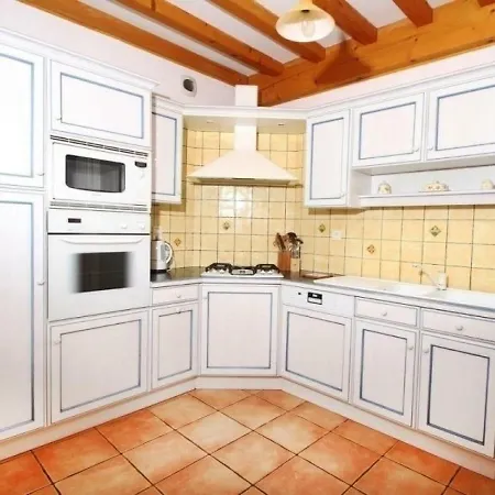 House Les Combes Hébergement de vacances *