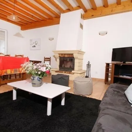 House Les Combes Hébergement de vacances *